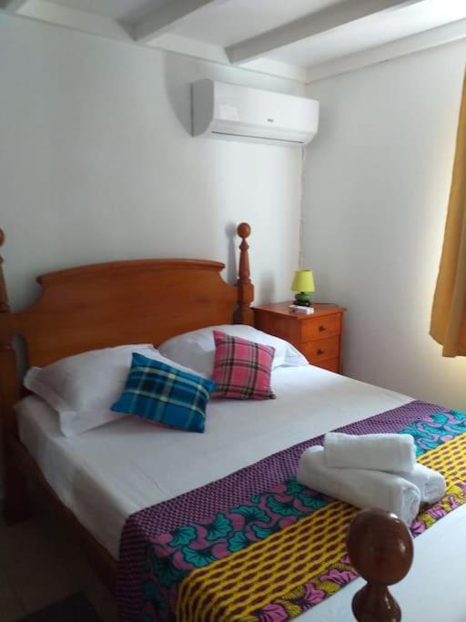 Maison Creole Chaleureuse Avec Stationnement Le Gosier  Luaran gambar