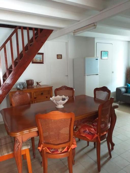 Maison Creole Chaleureuse Avec Stationnement Le Gosier  Luaran gambar